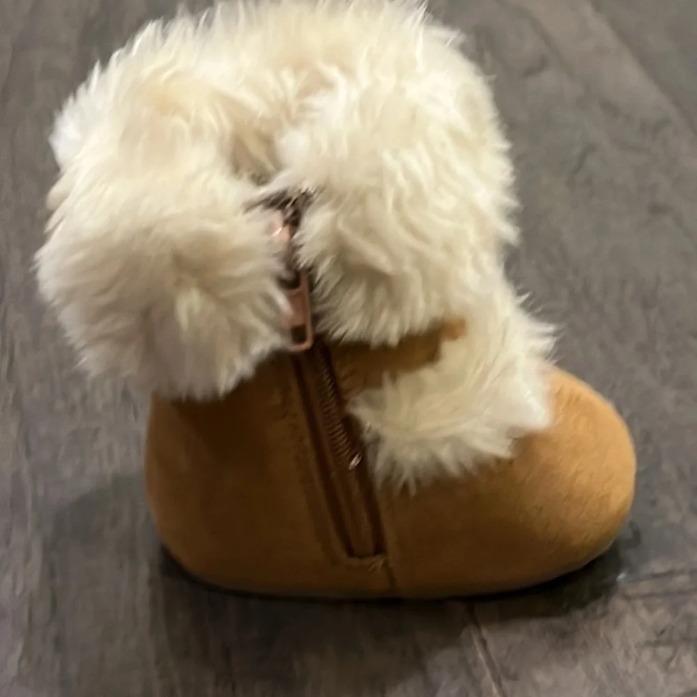 Michael Kors Baby Grace Fur Crib Booties Infant new tan Shoes Boots Girls Size 1